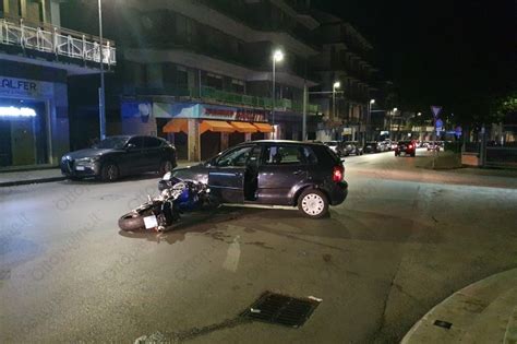 Foto Avellino Paura In Via Circumvallazione Due Incidenti Nel Giro