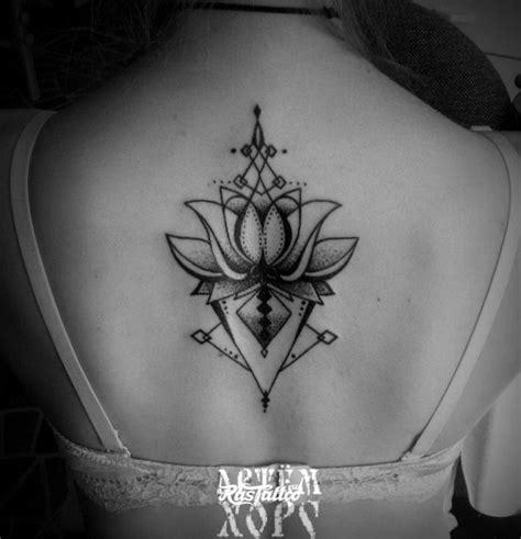 Lotusblume Tattoo Ideen Designs Symbolische Bedeutungen Body Art