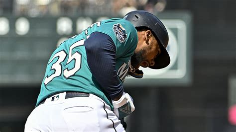 Watch Mariners Stay Hot As Teoscar Hern Ndez Hits Grand Salami