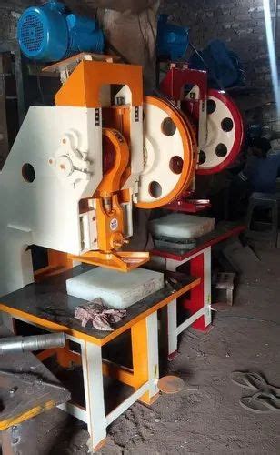 MR Chappal Making Machine 2 HP Production Capacity 4000 Pear Per Day