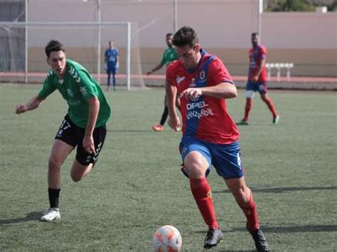 La Ud Lanzarote Cae Por La M Nima En El Derbi Conejero De Tercera Ante