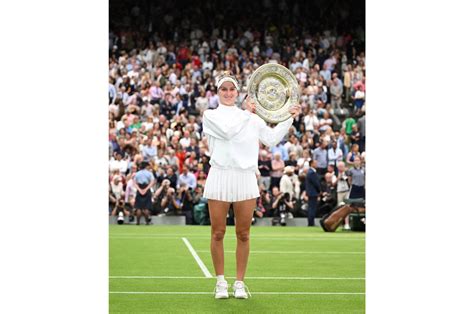 Marketa Vondrousova First Unseeded Woman To Win Wimbledon In Open Era