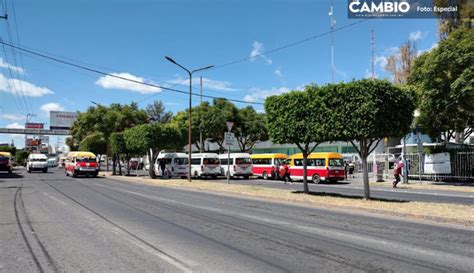 Transportistas se manifiestan contra cobros excesivos de grúas en Tehuacán