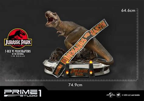 Cool Stuff New Jurassic Park Statue Recreates One Of The Films Best Shots