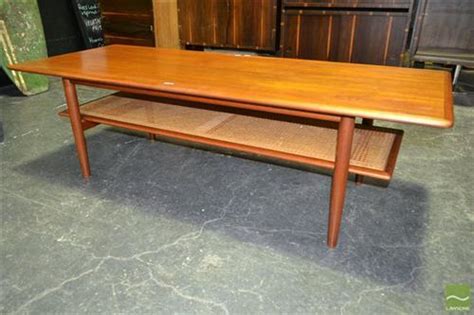 Lot Parker Coffee Table With Rattan Shelf