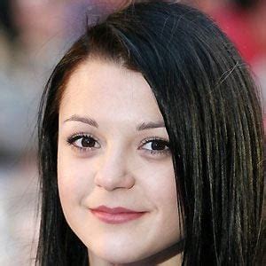 Kathryn Prescott - Age, Family, Bio | Famous Birthdays