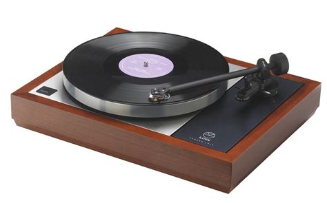 Linn Akurate LP12 Turntable – www.basilaudio.com