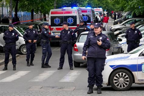 Tiroteo en Serbia adolescente asesina a 8 niños y un guardia escolar