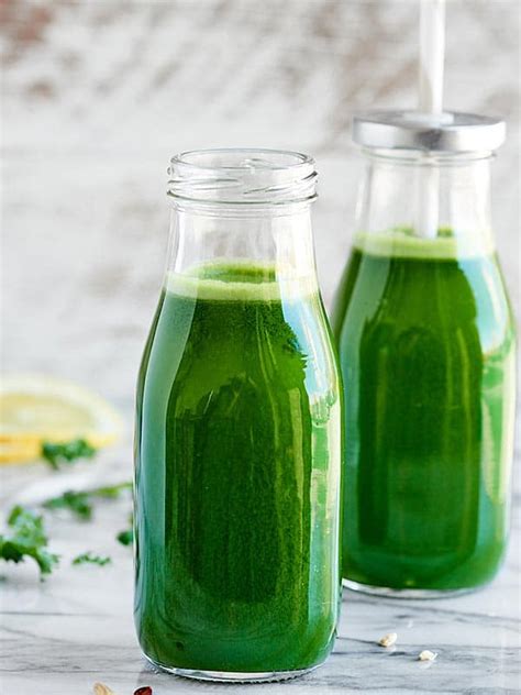 Green Juice Recipe W Kale Cucumber Celery And Apples