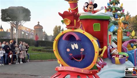 Mickey's Dazzling Christmas Parade Returns to Disneyland Paris for Second Year (Video) - Mousesteps