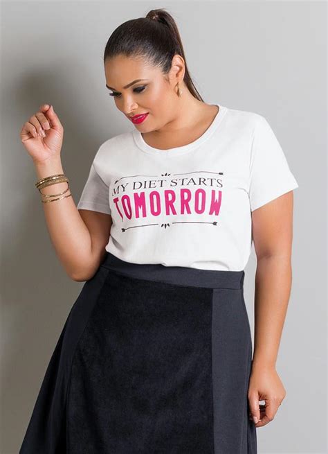 T Shirt Manga Curta Branca Estampa Plus Size Marguerite