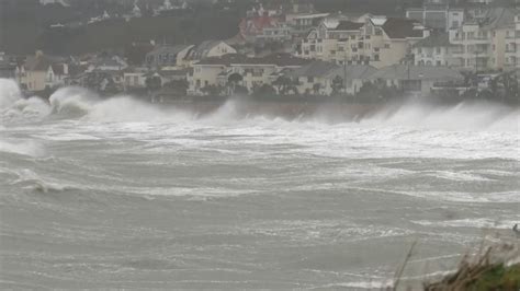 Storm Ciaran: Huge waves crash into Jersey shoreline and also batter ...