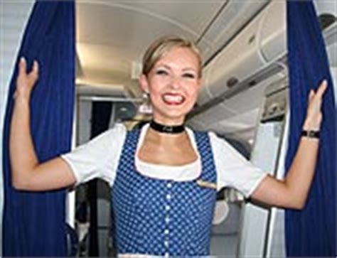 Lufthansa Oktoberfest Crew Mit Wiesntracht Aus Asien Und Nordamerika