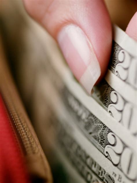 tips  stop spending money life   mess