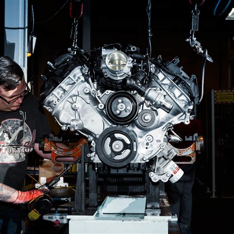 Building the Ford Mustang Shelby GT350's Engine