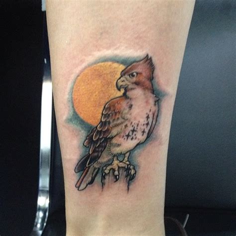 200以上 red tailed hawk feather tattoo 933239-Redtail hawk feather tattoo ...