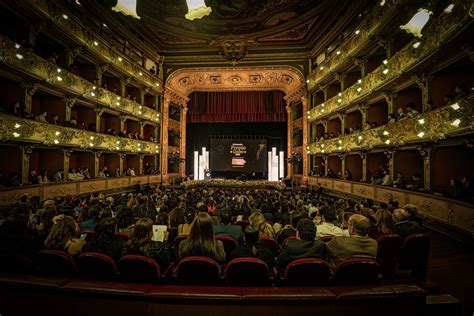 Hoy Es El D A Mundial Del Teatro El Arte Contiene Algo Que Nos