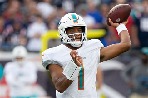 Tua Tagovailoa Makes 2022 Debut Raiders Edge Dolphins