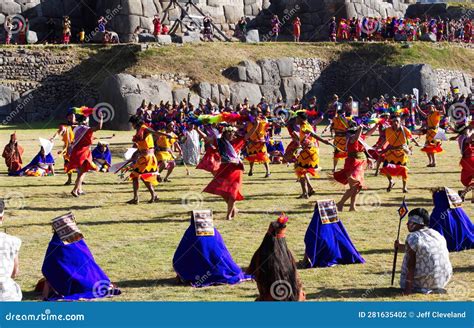 Men And Women Dancing Inti Raymi Festival Cusco Peru Editorial