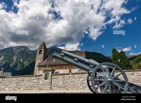 Lantica Chiesa Di San Vigilio 1515 Famosa Per Laffresco Della