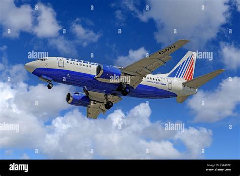 Boeing 737 500 Der Transair Stock Photo Alamy