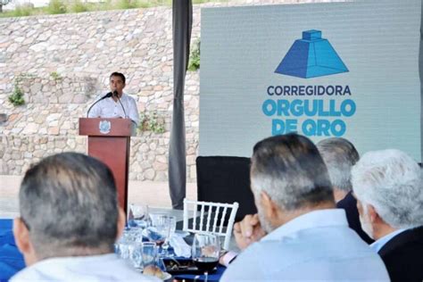 Roberto Sosa Expone Proyectos Ante Empresarios Queretanos Incluido