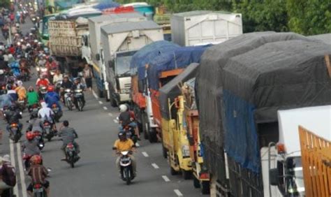 Kemacetan Parah Jalur Pantura Pati Rembang Perbaikan Jembatan Juwana