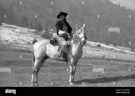 La Actriz Rumana Marga Barbu Interpretando En Drumul Oaselor 1980