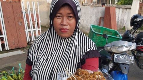 Menikmati Cita Rasa Gurih Dan Manis Lopis Ketan Kuliner Khas Pekalongan