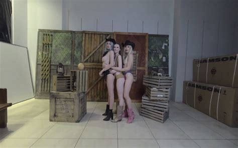 COWGIRLS VR Porn Video VRPorn