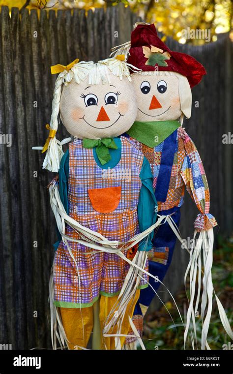 Two Scarecrows Hi Res Stock Photography And Images Alamy