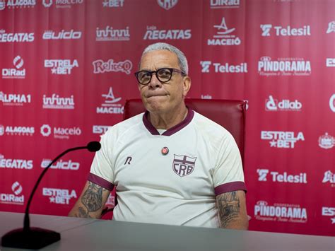 Hélio dá recado na 1ª coletiva no CRB Aquele que não quiser vai lá