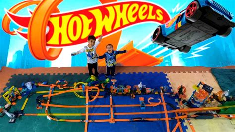 HOT WHEELS CITY em o DESAFIO DOS LOOPINGS Família Fafafran YouTube