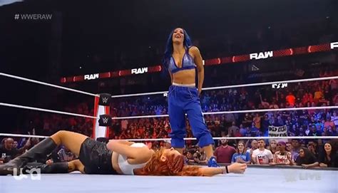 Sasha Banks Pins Becky Lynch After WWE SmackDown Goes Off the Air (Pics ...