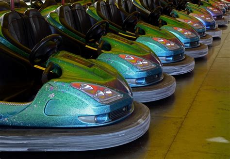 Fotos gratis zapato tráfico verde vehículo parque de atracciones