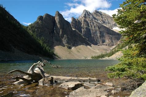 Lake Louise: Hiking Lake Louise