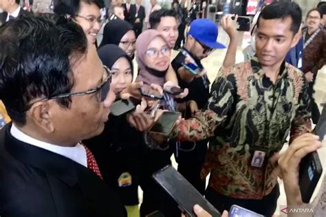 Menkopolhukam Persilakan Amendemen Uud Sebagai Hak Setiap Orang