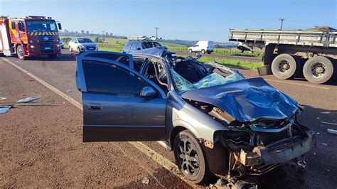 Milagre Carro Fica Destru Do Em Colis O Na Br E Motorista Tem