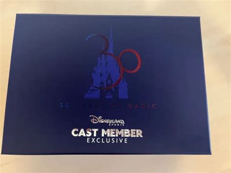 BOITE CAST MEMBER Exclusive Limited Edition Box Disneyland Paris EUR 37