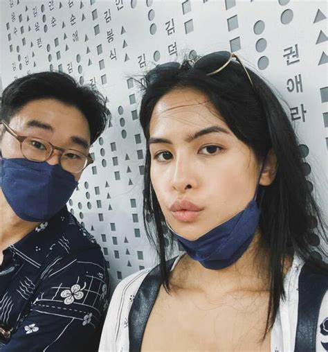 Potret Rambut Acak Acakan Maudy Ayunda Bareng Jesse Choi Keringetan