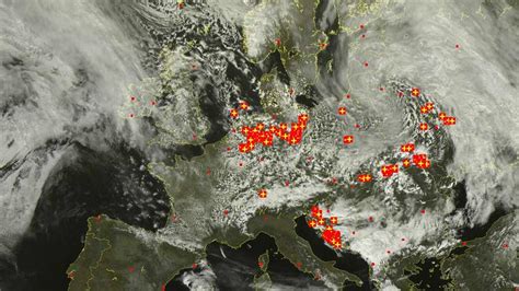 Wichury i deszcz to nie wszystko Czekają nas lokalne burze TVN Meteo