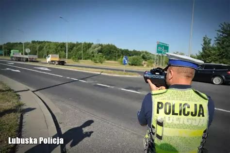 Kierowca audi pędził 122 km h w terenie zabudowanym Kara musiała