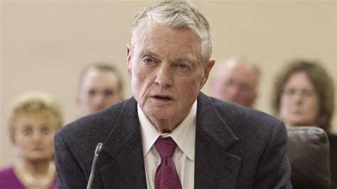 Tom Osborne to step down as Nebraska athletics director