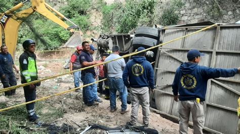 Al Menos Muertos En Volcadura De Autob S En Oaxaca