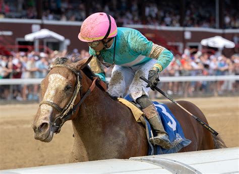 Dr. Agne lands emotional debut victory for DeVaux