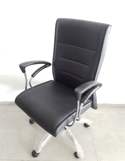 Leather Mid Back Black Executive Revolving Chair At Rs 6500 In Ahmedabad