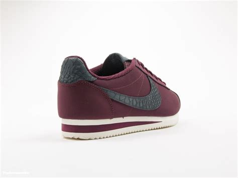 Nike Classic Cortez Leather Se Night Maroon 861535 600 Thesneakerone