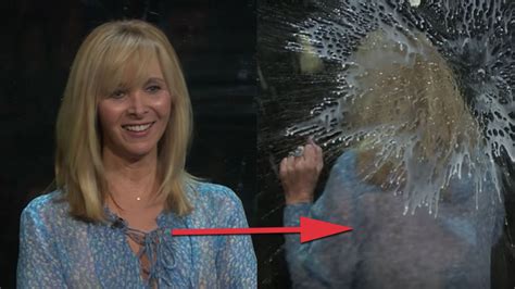 Lisa Kudrow really, really hates having lemons launched at her face | Mashable