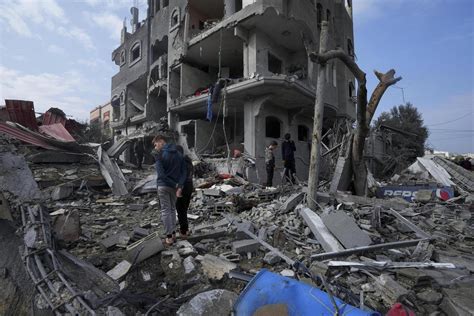 Los Bombardeos Israelís Dejan Más De 70 Muertos En Navidad En Gaza