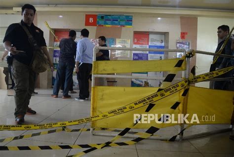 Polisi Olah Tkp Jatuhnya Lift Di Blok M Square Republika Online